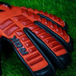 Guantes de portero de cuero de grado profesional de alta calidad Diseño personalizado para deportes al aire libre Etiqueta privada - Product Image 3