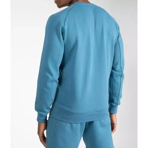 Venta al por mayor de chándal de hombre con logotipo personalizado, Sudadera de cuello redondo y pantalones para correr, traje de Jogger liso en 2 piezas - Product Image 3