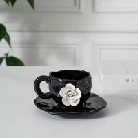Ensemble de tasses à café et soucoupes en céramique noire et blanche, peintes à la main, avec motifs floraux en relief, style moderne et luxueux, logo personnalisé, 300-420 ml, pour tous usages