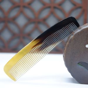 Peigne à dents épaisses en corne de buffle naturelle, écologique, fait à la main en Inde - Product Image 6