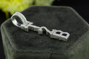 Colgante de diamante de moissanita de plata personalizado para estilo único, collar con colgante personalizado, joyería de nombre Vertical de Hip-Hop - Product Image 2