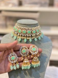 Conjunto Kundan de Alta Calidad con Maang Tikka para Mujer, Conjunto de Collar Gargantilla de Primera Calidad, Perfecto para Bodas y Fiestas - Product Image 4