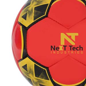 Tech Industries Ballon d'entraînement de football Matériau PU à des fins d'entraînement avec un design personnalisé et un logo personnalisé - Product Image 4