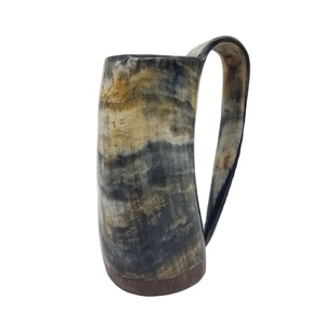 Taza de cuerno multicolor de último diseño de calidad estándar y taza vikinga a precio mayorista para decoración de mesa - Product Image 1