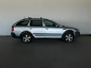 2013 Octavia Scout II (A5) รุ่นปรับโฉม ไมล์น้อย เครื่องยนต์สมบูรณ์ ระบบเกียร์อัตโนมัติ หลังคาพาโนรามา ไฟหน้า LED - Product Image 6