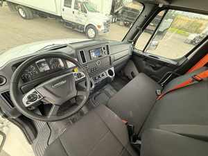 À VENDRE : Camion plateau 2026 M2 106 à double essieu de 24 pieds, en excellent état - 360 CV, boîte automatique Allison RDS à 6 vitesses, prêt à être expédié dans le monde entier - Product Image 2