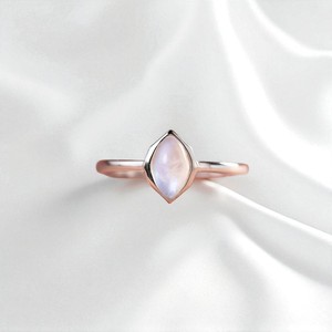 2025 tendencia nueva llegada 925 plata esterlina Marquesa Arco Iris piedra lunar anillo suave banda recta, venta al por mayor joyería a granel mujeres - Product Image 1