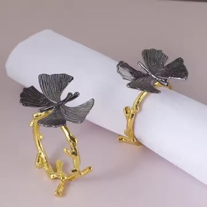 Bague décorative en or avec porte-serviettes libellule en argent pour la table de mariage, les fêtes et les repas d'hôtel. - Product Image 4