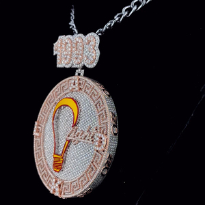 Colgante de Diamante Moissanite Personalizado de Moda, Diseñado con un Estilo Hip Hop Único, Joyería Elegante para los Amantes de la Moda - Product Image 2