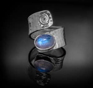 Anillo fino de Plata de Ley 925 ajustable con piedra lunar natural corte ovalado piedra preciosa piedra natal regalo de fiesta en caja - Product Image 3