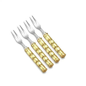 Nuevo Tenedor de mesa de latón decorativo con mango de diseño de camello hecho a mano juego de tenedor de fruta de diseño real - Product Image 3