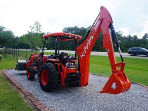 แทรกเตอร์เดินตาม Kubota M62 63 แรงม้า ของแท้ พร้อมที่ตักด้านหน้าและปั๊มขุดด้านหลัง รวมระบบอัตโนมัติ - Product Image 5
