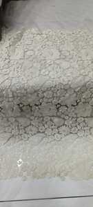 Tissu brodé en filet élégant à la demande de qualité supérieure pour les tenues de fête pour filles Collection de robes disponibles à la vente - Product Image 3