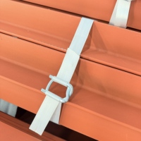 Profil métallique pré-galvanisé à fentes, profilé en acier en forme de L pour système de rayonnage d'entrepôt, 3m
