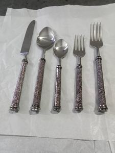 Ustensiles de cuisine en acier inoxydable, design magnifique, couverts et vaisselle pour un usage quotidien et les occasions festives - Product Image 5