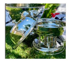 Pots de cuisson argentés au design moderne Casseroles à friture Serveurs de nourriture en acier inoxydable Bols et plateaux en métal argenté - Product Image 1