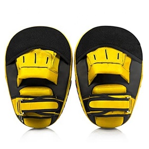 Mitaines d'entraînement Fairtex Focus Pads pour la boxe et le kickboxing, rembourrage doux, prise sécurisée, coutures durables, équipement d'entraînement pour la salle de sport quotidienne - Product Image 2