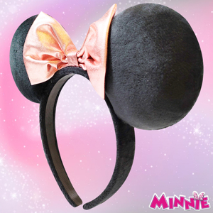 H.E.R ACCESSORIES Sous licence Disney Minnie Mouse Oreilles floues Costume Bandeau avec arc et oreilles de personnage Arc rose 3 ans et plus - Product Image 3