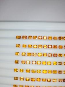 Superbe saphir orange naturel de lustre pierre précieuse de haute qualité coupe parfaite pour toute fabrication de bijoux prix compétitif IGI - Product Image 2