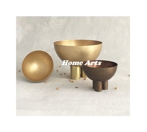 Cuenco de chocolates de metal de diseño de tendencia con soporte Cuenco de dulces de forma redonda de la más alta calidad con soporte en la India - Product Image 1