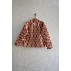 Veste matelassée florale en coton imprimé à la main, manches longues, chaude, décontractée, ethnique, vêtement d'extérieur d'hiver, écologique, réversible, boutonnée - Product Image 4