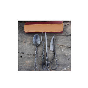 Juego de cubiertos de mesa con mango negro hecho a mano personalizado, productos de cubiertos medievales Vintage forjados a mano, juego de cubiertos de hierro con riel - Product Image 1