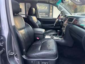 Lexus LX 570 4WD 2013 d'occasion propre, conduite à gauche - Product Image 2