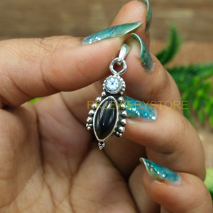 Pendentif artisanal en onyx noir et topaze bleue, argent sterling 925, pierres précieuses naturelles, bijoux bohèmes, cadeau pour femme, cadeau de Noël - Product Image 3