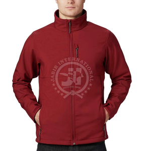 Venta al por mayor 100% poliéster ligero chaqueta al aire libre de los hombres logotipo personalizado cortavientos de moda impermeable característica de espesor fino - Product Image 1