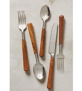 เครื่องใช้บนโต๊ะอาหารทำจากสแตนเลสสีทองสุดหรูมีดส้อมและช้อนและที่จับไม้ธรรมชาติ - Product Image 3