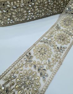 Lacets brodés à la main et perlés avec travail de la pierre en paillettes dorées adaptés aux créateurs de robes pour la revente - Product Image 3