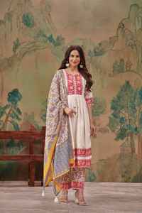 El último diseño de seda de algodón puro impreso trabajo Kurti Set por Fab Zone - Product Image 5