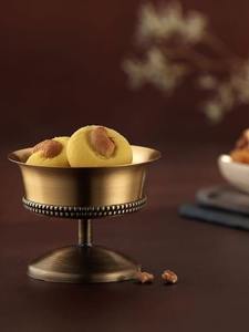 Bol à dattes en métal au look vintage pour les maisons d'inspiration patrimoniale, créant une ambiance de salle à manger chaleureuse et nostalgique - Product Image 5