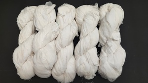 ริบบิ้นผ้าไหมชีฟองสีขาวรีไซเคิล ทำจากเส้นใยธรรมชาติ เป็นมิตรกับสิ่งแวดล้อม เหมาะสำหรับงานถักไหมพรม ทำเครื่องประดับ งานศิลปะจากเส้นใย และงานทอผ้า - Product Image 3