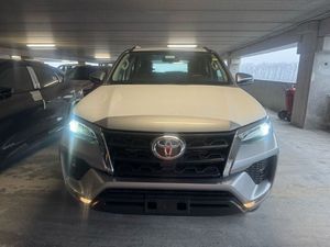 ใช้สำหรับรถยนต์ฟอร์จูนเนอร์ เอสยูวี เครื่องยนต์เบนซิน เบาะหนัง ยาง R17 กล้องมองหลัง 360 องศา - Product Image 2