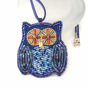 Porte-clés perlé à la main pour femmes, breloque de sac brodée de perles de qualité supérieure - Product Image 6