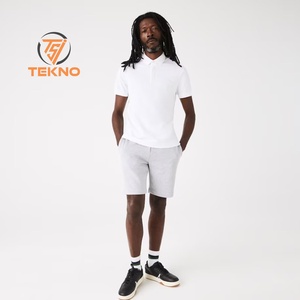 Polo de piqué de algodón elástico beige claro 100% de corte regular con logotipo bordado personalizado de verano al por mayor con botón oculto - Product Image 2