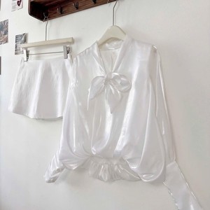 Ensemble haut en mousseline de soie blanc à manches longues et jupe courte de haute qualité pour femmes - Product Image 2