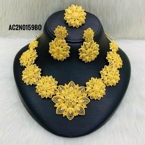 Women's Short Necklace with Fashionable Pendant Gold Plated Brass Flower Design Box <b>Chain</b> for Party and Wedding - Product Image 1