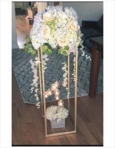 จุดศูนย์กลางโลหะสี่เหลี่ยมสีทองทำจากโลหะ,แกนกลางทำจากอะลูมิเนียมสำหรับงานแต่งงานทำจากโลหะเงินและดอกไม้ - Product Image 1