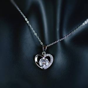 Plata de Ley 925, Colgante de Corazón con Corte Redondo de 3 Quilates, Elegantes Colgantes Finos, Amuletos para un Regalo Perfecto del Día de San Valentín, Diamante Moissanita - Product Image 3