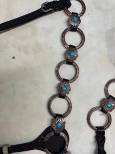 Vente flash : Ensemble de sellerie en cuir western personnalisé pour la course de barils et l'équitation de spectacle, disponible pour une livraison mondiale - Product Image 5