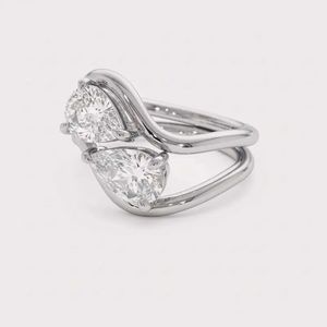 แหวนหมั้นเพชรทรงลูกแพร์เพาะเลี้ยงในห้องปฏิบัติการ ได้รับการรับรองจาก IGI ตัวเรือนเงินแท้ 925 - Product Image 2