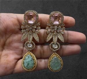 Pendientes elegantes de moissanita de primera calidad, aspecto hermoso, perfecto para bodas y ropa tradicional para mujeres - Product Image 3