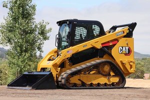 รถตักล้อยาง FxCat 2S403 มือสองและใหม่ ขายส่ง พร้อมระบบไฮดรอลิกเสริม ตัวถังสีเหลือง ใช้เครื่องยนต์ดีเซล แบบตีนตะขาบ - Product Image 4