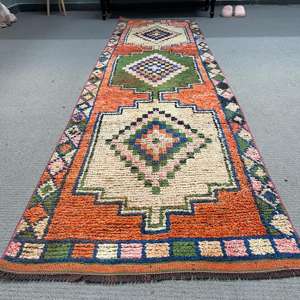 Alfombra de pasillo vintage de 2.5x9.4 pies, alfombra turca, alfombra roja sólida - Product Image 1