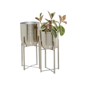 Jardinière décorative en métal argenté au design minimaliste 2026, idéale pour les appartements contemporains souhaitant ajouter de la verdure - Product Image 1