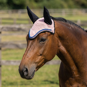 Voile anti-mouches rose en crochet pour cheval, cache-oreilles noirs, doux, faits main, haute qualité, couleur personnalisable, bonnet équestre pour l'équitation et l'entraînement - Product Image 1