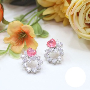 Bonitos pendientes de aspecto de piedra AD en tono plateado de alta calidad, ropa moderna para fiestas, bodas, colección de ropa para mujeres y niñas - Product Image 1