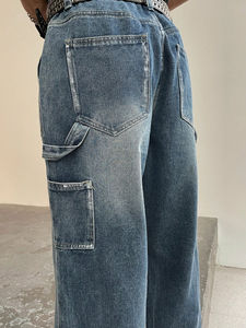 Jean large tube droit décontracté grande taille pour hommes, nouveau denim lavé à l'eau avec poches inclinées et graphiques irréguliers - Product Image 3